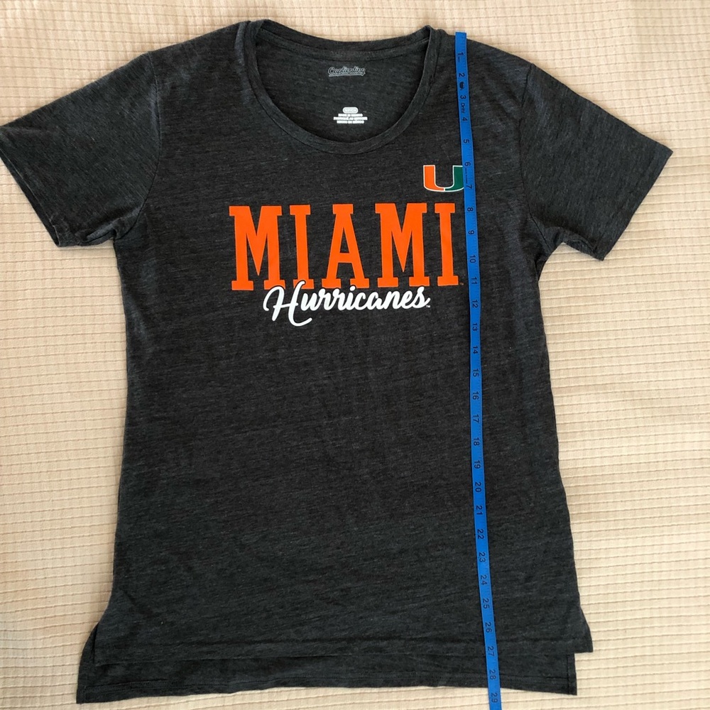 🎉SALE!!🎉. Miami Hurricanes T-Shirt NWOT Woman’s Size S - Picture 3 of 6